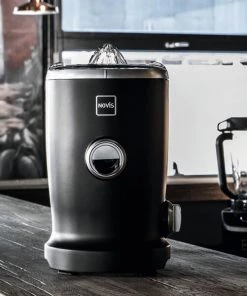 Novis VitaJuicer Schwarz Matt - Saftpresse ⋅ Zitruspresse 7 Novis VitaJuicer Schwarz Matt - Saftpresse ⋅ Zitruspresse -Küchenutensilien Verkaufsladen 800136 3 d