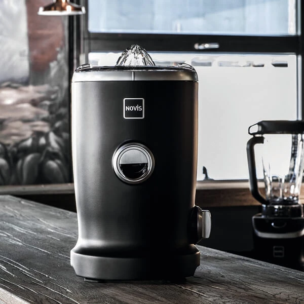 Novis VitaJuicer Schwarz Matt - Saftpresse ⋅ Zitruspresse 5 Novis VitaJuicer Schwarz Matt - Saftpresse ⋅ Zitruspresse – Bild 3